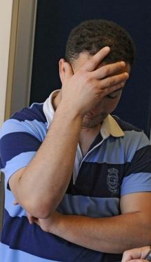 <b>IN OSPEDALE </b>Il dolore di Mohamed dopo il tragico parto della moglie 