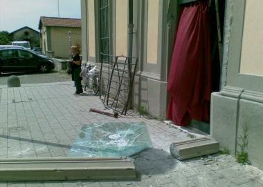 La spaccata al bar della stazione di Santo Stefano 
