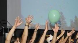 Animatori e ragazzi nel teatro del Dynamo