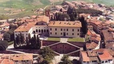 Una veduta aerea del centro storico di Cerreto Guidi