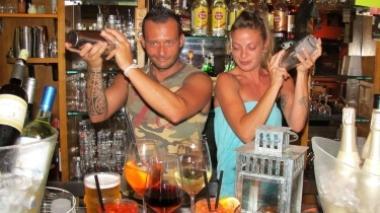 Notte blu, superalcolici prima vietati e poi riammessi