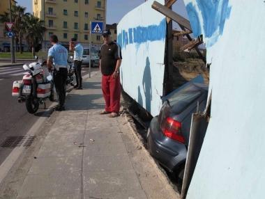 Auto finisce nel Cantiere