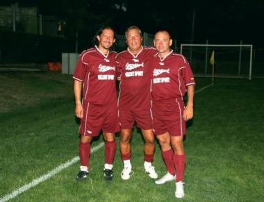 Da sinistra Igor Protti Paolo Guerrieri e Paolo Bettini durante lultima edizione della partita del cuore   