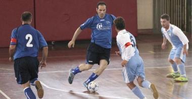 <b>CALCIO/5</b> Soccer Five: Carboni e, sotto, Piludu e il pubblico 