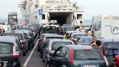 Caos sul porto per colpa dei ritardi e dell'assenza dell'Oglasa