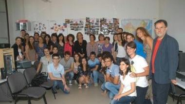 Professori e studenti nel laboratorio multimediale