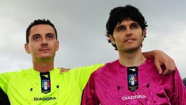 L’arbitro empolese Riccardo Pinzani e l’assistente di linea Lorenzo Sani