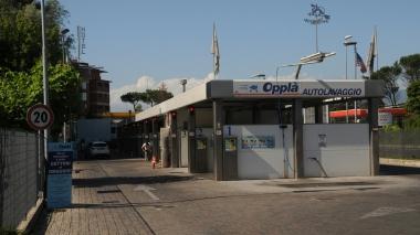 Furto all'autolavaggio denunciati tre giovani