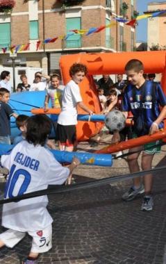 Il calcio balilla umano 