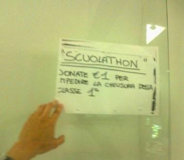 Il volantino che annuncia la raccolta fondi 