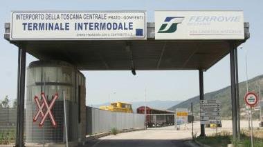 Binari e magazzini a Interporto a destra il presidente Angelo Pezzati