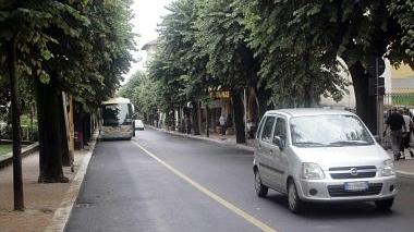 A sinistra Gianfranco Guelfi e, sopra, il viale Bicchierai