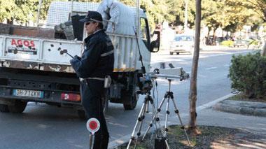Pattuglie dei vigili in servizio fino alle 7 del mattino
