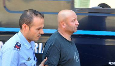 Arresti domiciliariper il muratore romenoL'autopsia: Davide era già a terra