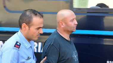 Arresti domiciliariper il muratore romenoL'autopsia: Davide era già a terra