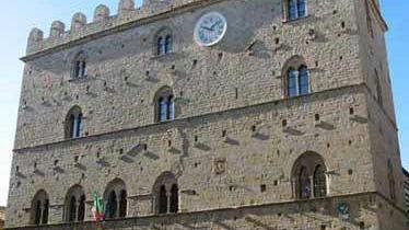 <b>PALAZZO DEI PRIORI</b> Una veduta del municipio di Volterra