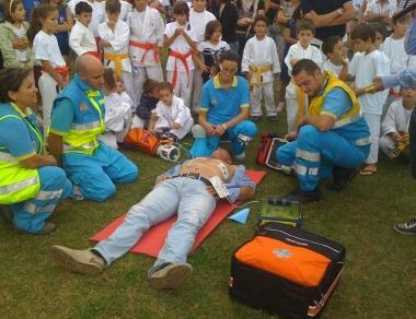 Un defibrillatore: apparecchio che ieri ha salvato la vita a un infartuato 