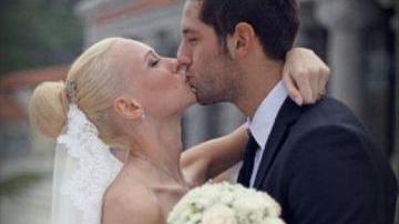 Il bacio tra Levan Mchedlidze e la moglie Khatia Khavadagiani