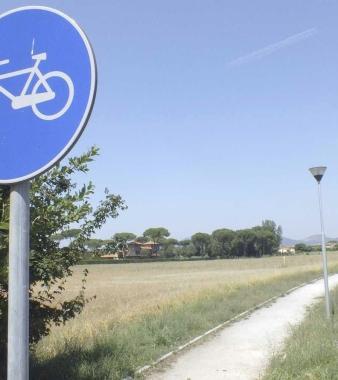 Il terreno dove sorger&agrave; limpianto sportivo al Cep  