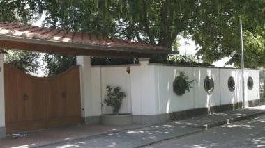 La villa dell'ex calciatore, poi del cinese rampante, ora del fisco