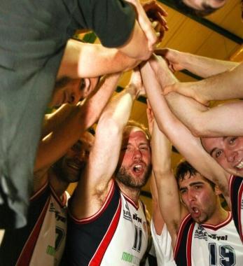 Lurlo liberatorio dei Dragons al momento della salvezza in B 