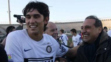 <b>LIVORNO-INTER. </b>A destra Simone Dell’Agnello al Picchi per il torneo di Viareggio, sotto il portiere Bardi insieme all’attaccante Dionisi