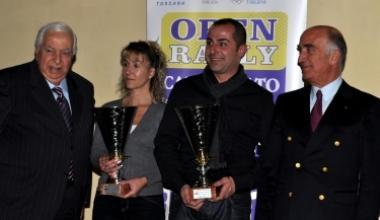 Michele Rovatti (il secondo da destra) in una premiazione 