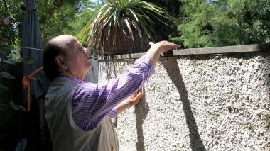<b>FURTO D’ARTE. Guido Bucci mostra da dove i ladri hanno scavalcato il muro </b>