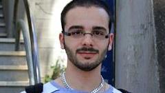 In alto Francesco Mazzotti all’uscita dalla scuola