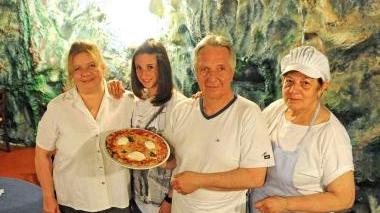 Lo staff della Tortuga con Franca e Enrico