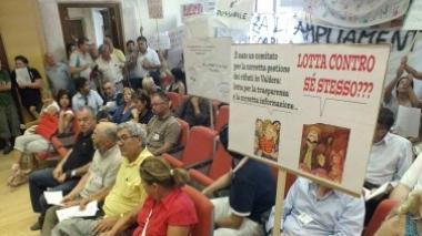 Comitati in consiglio provinciale contro gli ampliamenti delle discariche di Gello e Legoli