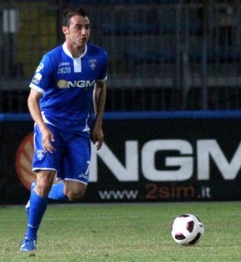 A sinistra lesterno Flavio Lazzari A destra lattaccante argentino Federico Laurito in maglia azzurra 