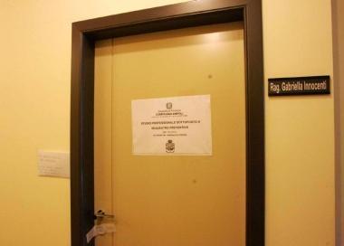 Lo studio della Innocenti in via Ammannati, a sinistra il capitano Lauretta 