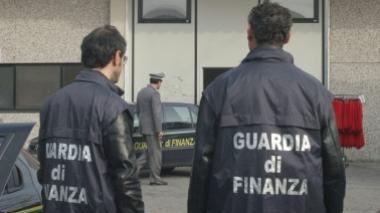 Denuncia ai finanzieri la madre per l'eredità paterna