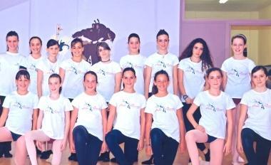 IN BOCCA AL LUPO Da parte della direttrice Chiara Ribechini della scuola "Arte danza" ...