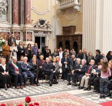 Oltre 300 coppie festeggiano in cattedrale