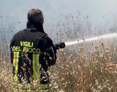 Vigile del fuoco in azione 