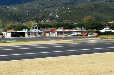 Lo scalo della Pila a Marina di Campo per il quale la societ&agrave; di gestione ha aumentato le tariffe per la sosta  