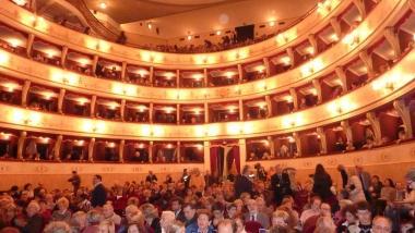 Al teatro Manzoni &egrave; atteso il pienone 
