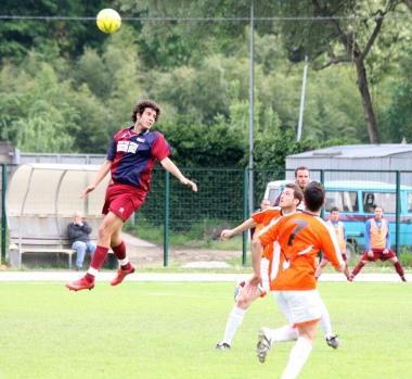 <b>STACCO.</b> Unazione atletica di Federico Sorbo, in campo con i colori della Beca         