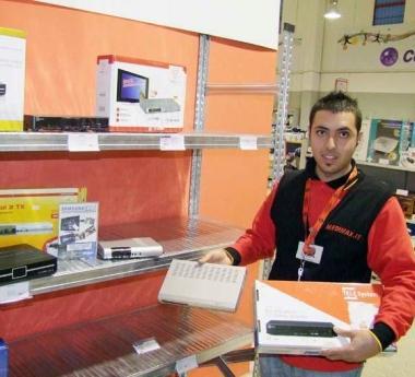 Diversi tipi di decoder per la tv digitale A destra veduta di Piteccio 