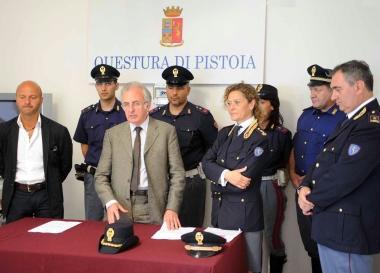Un momento della conferenza stampa in questura  