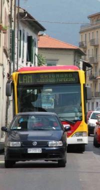 Una lam nel traffico del centro 