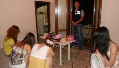 Casa d'appuntamenti: trovate lucciole e clienti cinesi