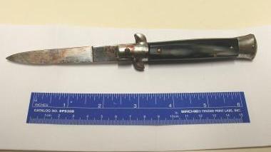 <b>SEQUESTRATO.</b> Un coltello