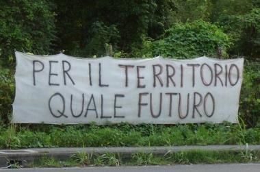 Uno striscione contro il cemento a S. Anna