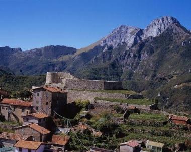 Di corsa sui monti per salvare le Apuane