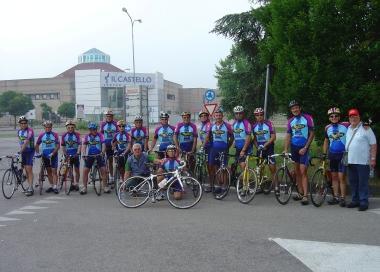 Bella pedalata sulle rive del Po per gli atleti dell'Unione ciclistica