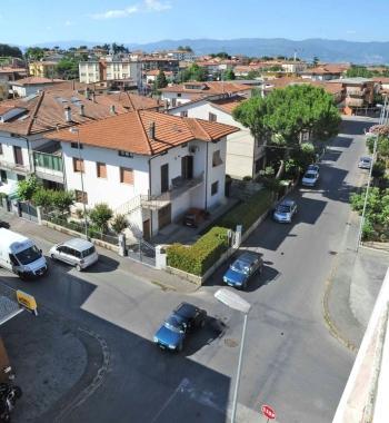 Lincrocio tra via Vespucci e via Torricelli visto dallalto  