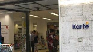 Il nuovo negozio «Karté» in via Cairoli: qui i ladri hanno portato via 150 euro di incasso